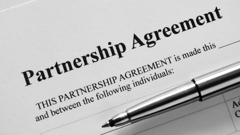 Partnership Agreement Paper and Pen